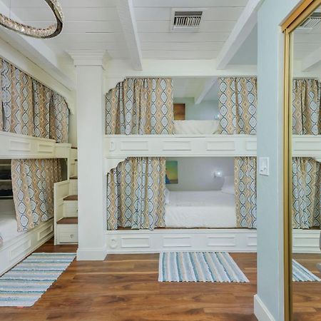 Smart Solution - Individual Private Bed-Pods In Gorgeous Shared Space - Women Only Dorm In Room 5 - Coed House - Full-Sized Mattresses In Individual Pods - With Built-In Private Storage - Gorgeous Shared Room - Affordable Luxury - Sparrow House Фінікс Екстер'єр фото